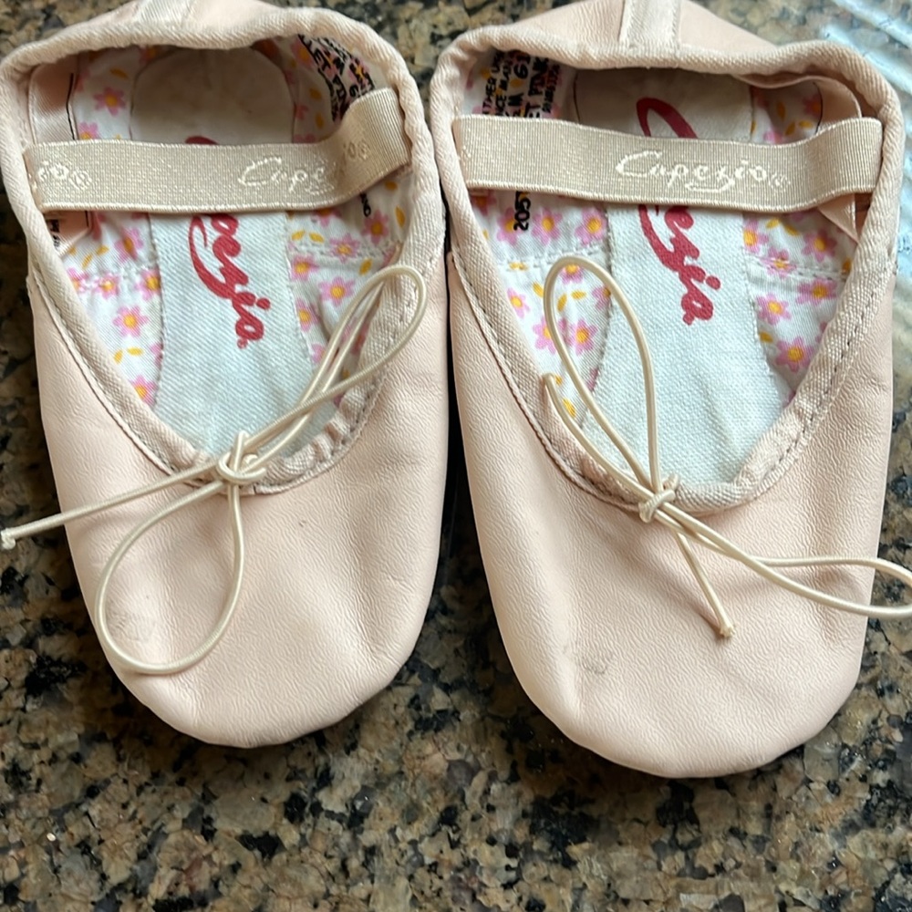 Capezio pink ballet shoes 🩰